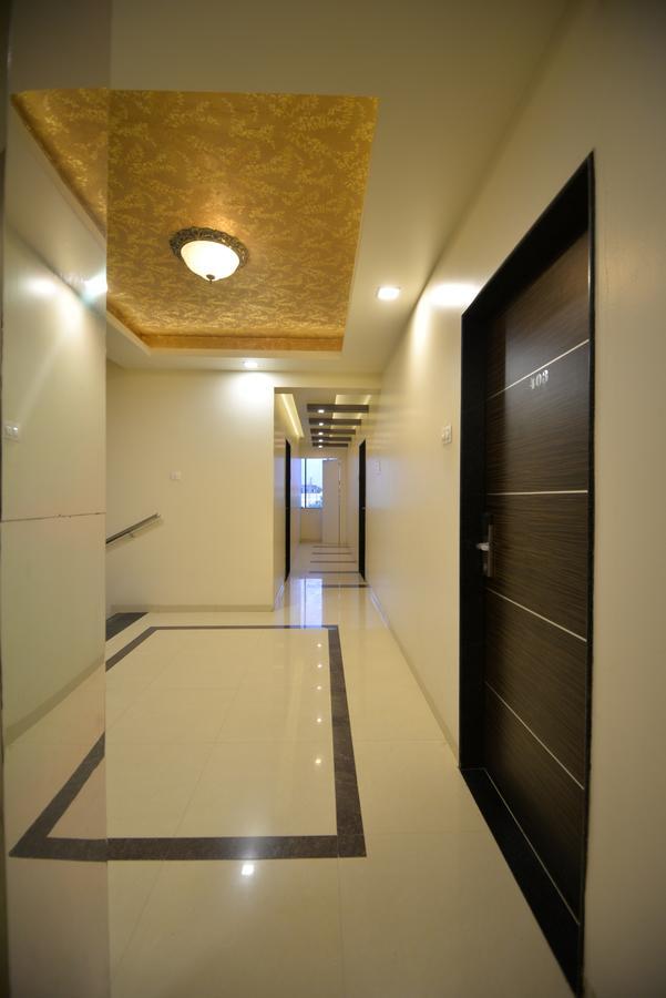 Hotel Radhe Krishna Solapur Exteriör bild