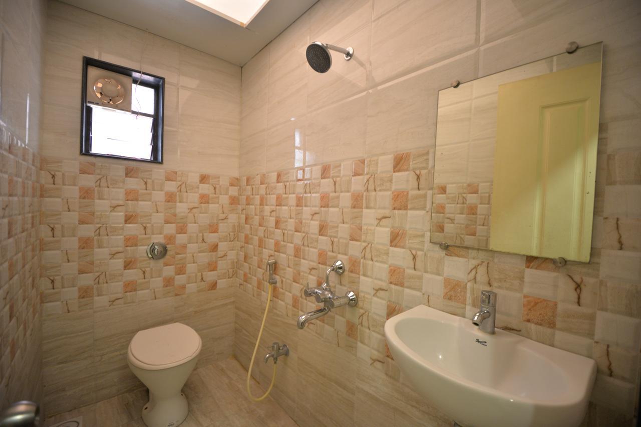 Hotel Radhe Krishna Solapur Exteriör bild